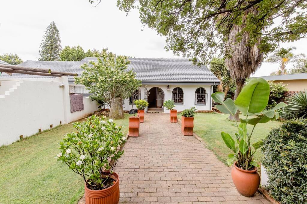 Spacious Menlyn Maine Villa Pretoria-Noord Exteriér fotografie